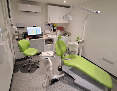 Perry vale dental S6 chair