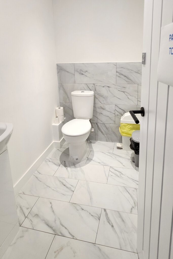 Alexanders-DDA-WC