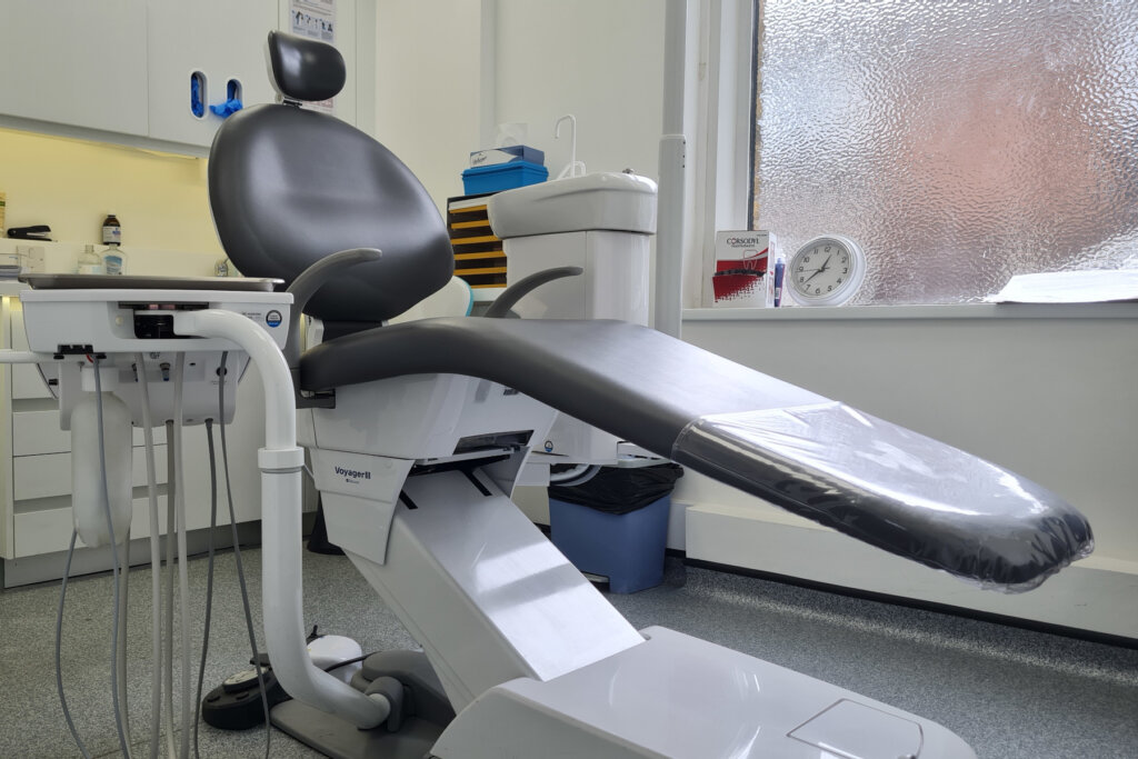 Alexanders-surgery-1-chair-low