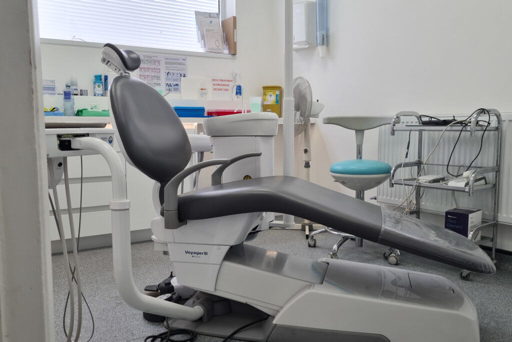 Alexanders-surgery-3-chair-low