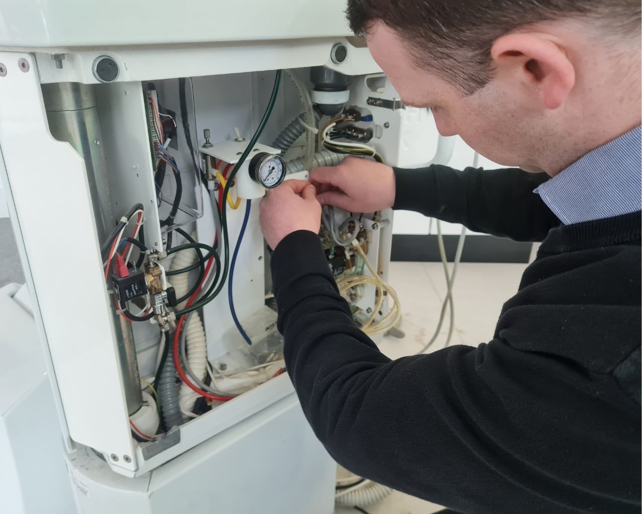 Dental chair service engineer