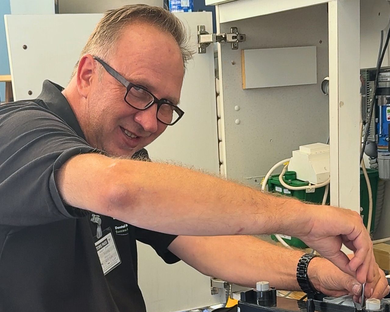 Eclipse dental service maintenance engineer