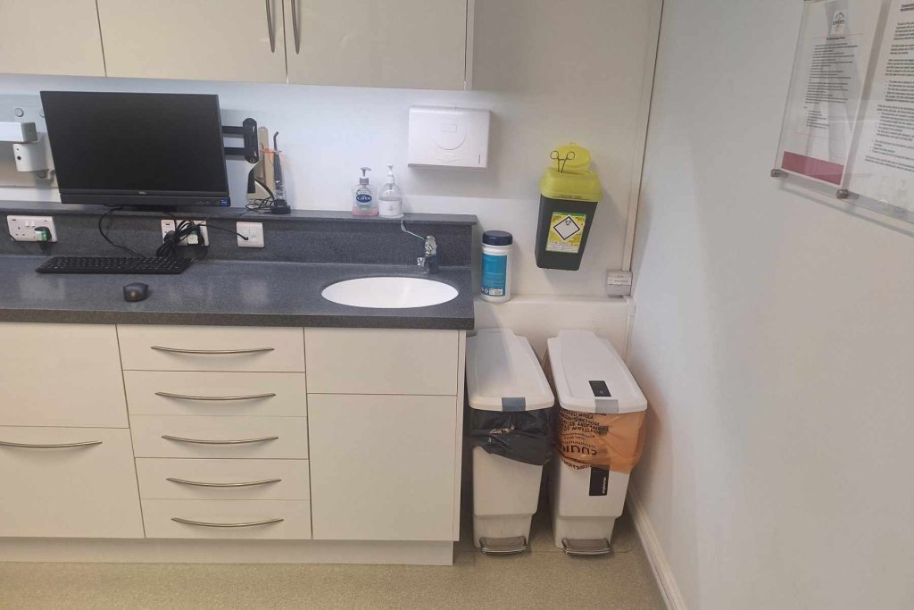 The implant experts surgery cabinetry end