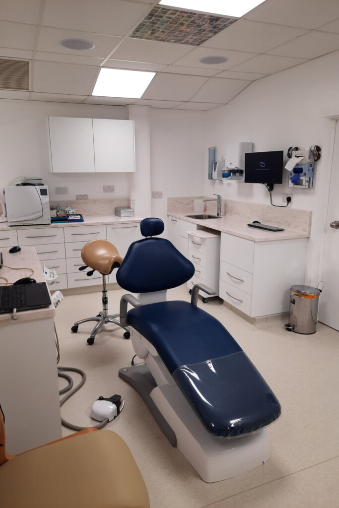 Darvell Bruderhof surgery 1 chair