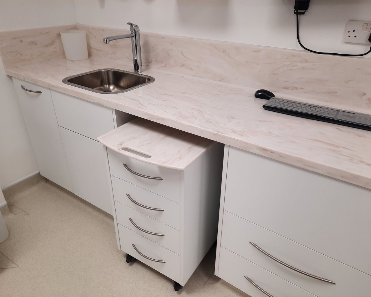 Cabinetry Corian Worktop - 1280 x 1024
