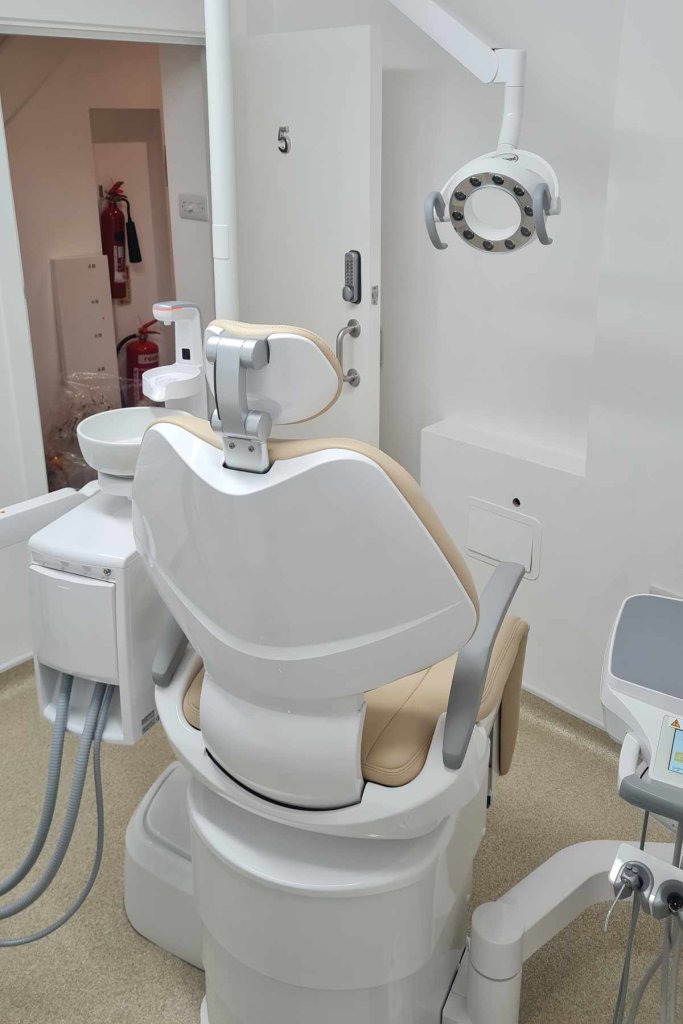 Leto Clinic Belmont chair back