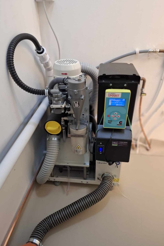 Medica Plus dental suction pump