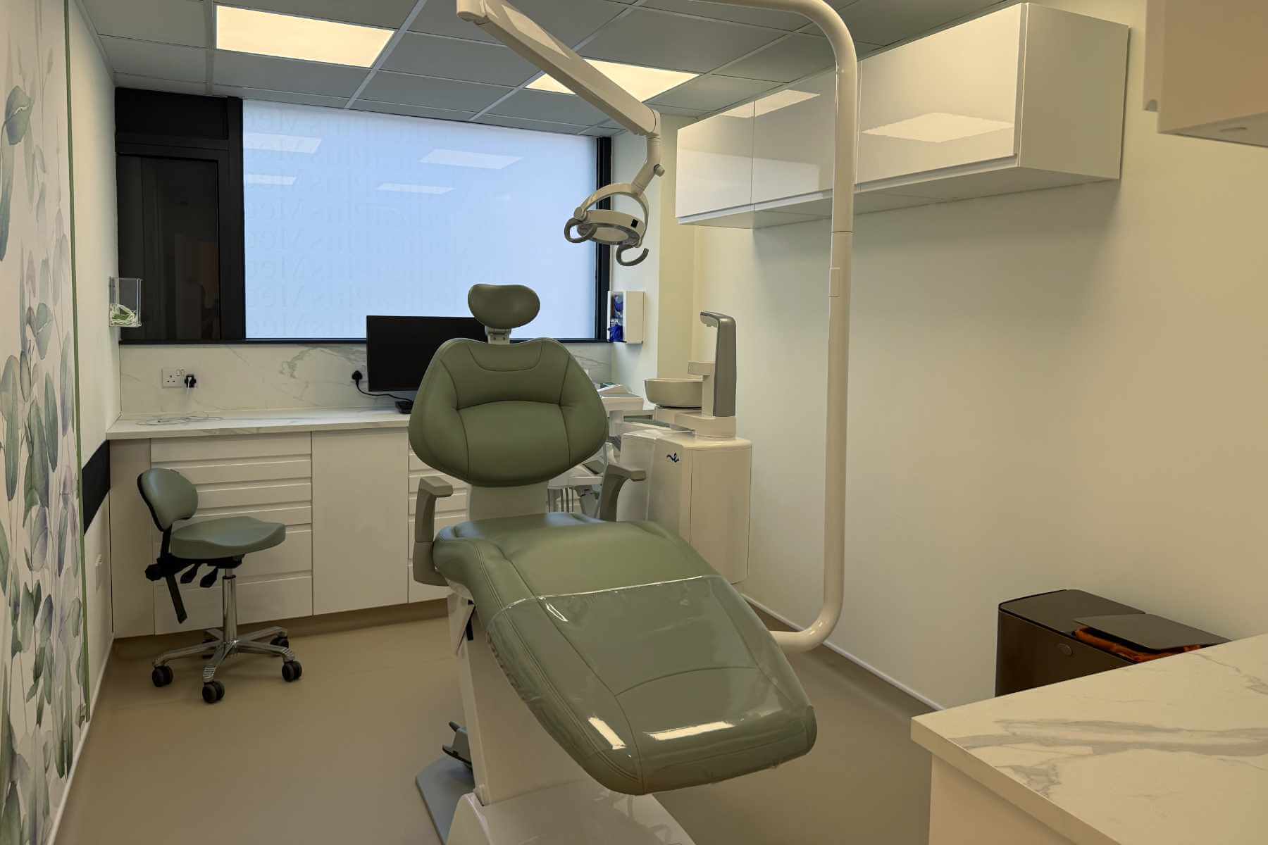 Medica Plus dental surgery chair 2