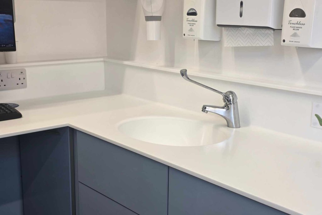 Wash Common dental surgery 3 sink
