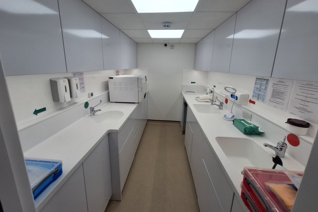 Dentartistry decon room 2