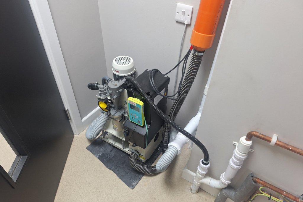 Dentartistry suction pump