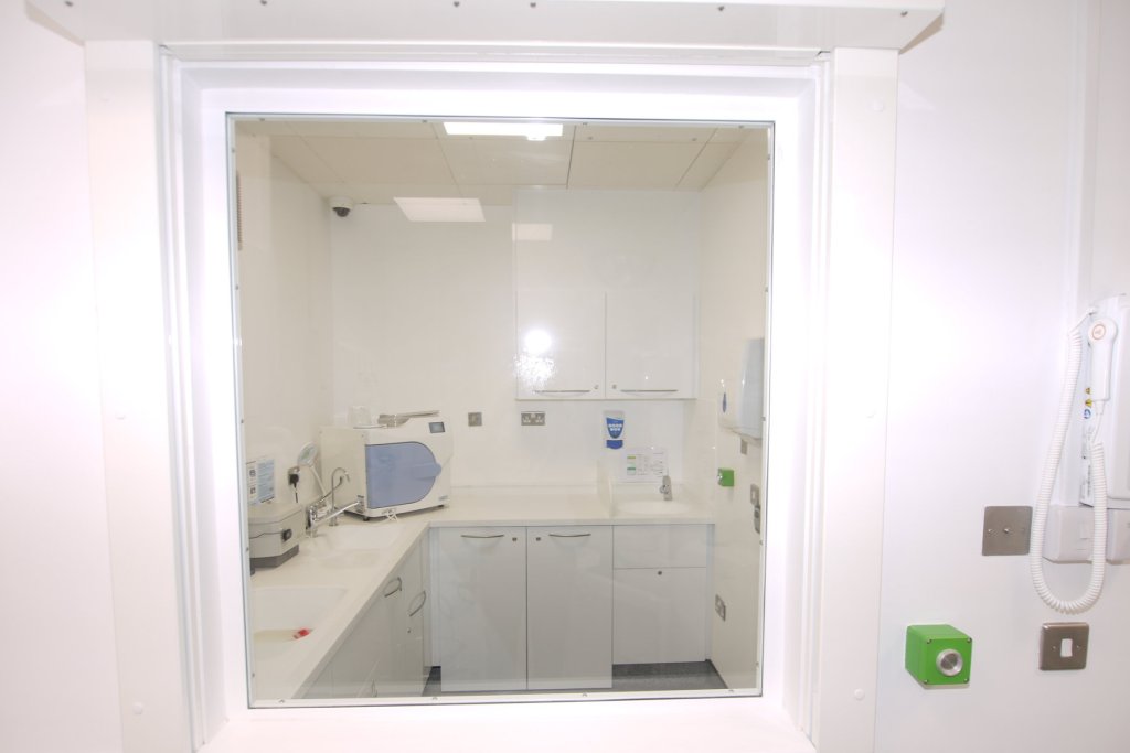 HMP Wandsworth decon room view