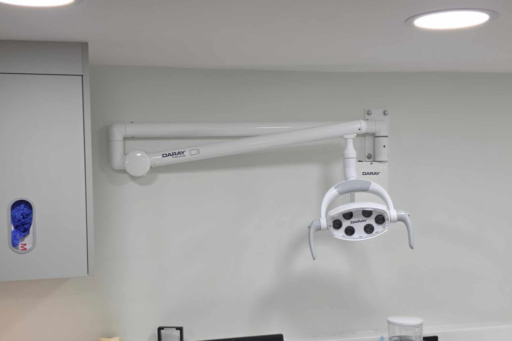 Beresford Clinic Surgery 3 Daray operating light