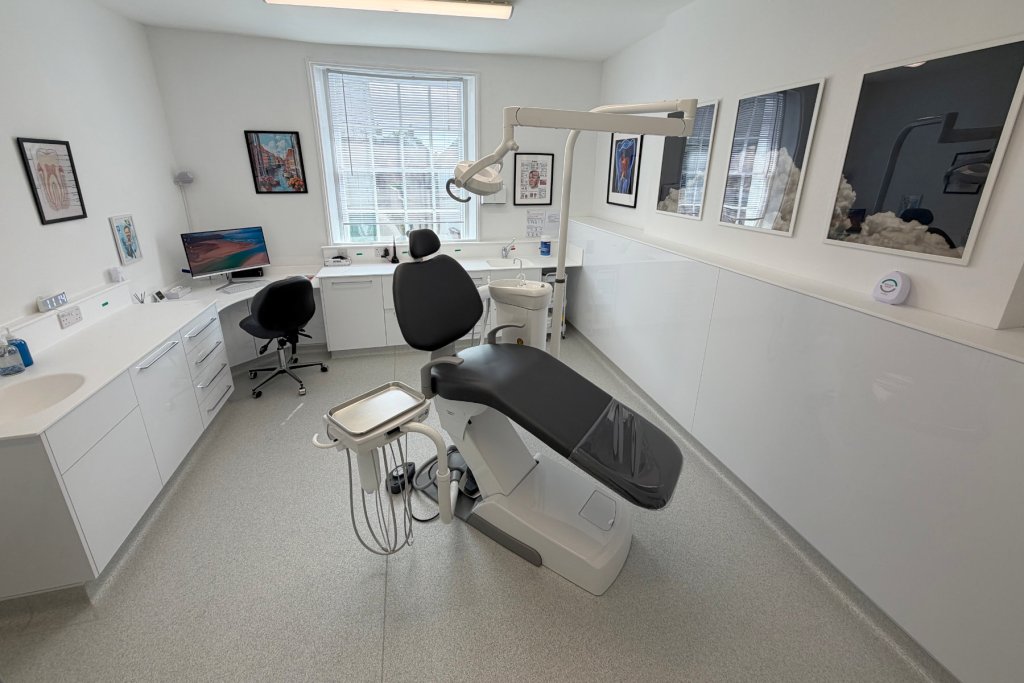 ScandiSmile Surgery 2
