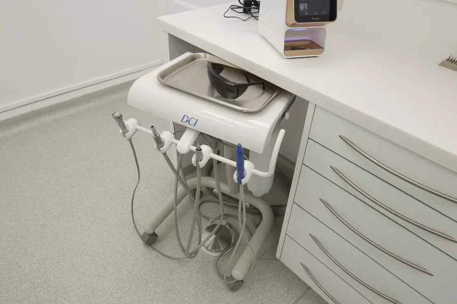 H dental mobile cart